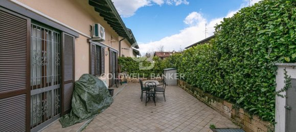 5 Schlafzimmer Haus in Samarate, Italy, Nr. 334217 16