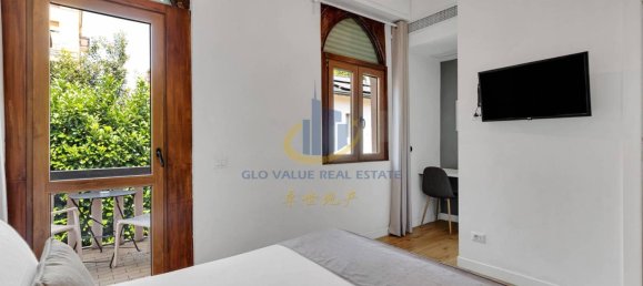 8 bedrooms Villa in Milan, Italy No. 326218 20