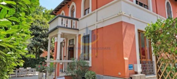 8 bedrooms Villa in Milan, Italy No. 326218 9