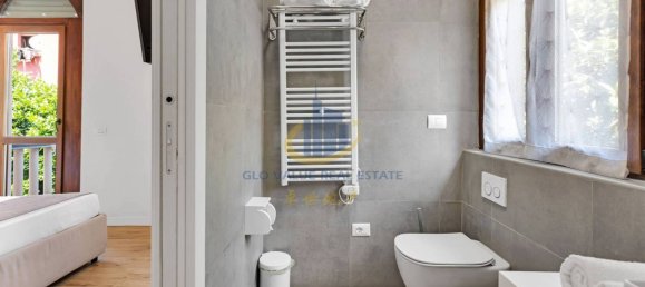 8 bedrooms Villa in Milan, Italy No. 326218 22