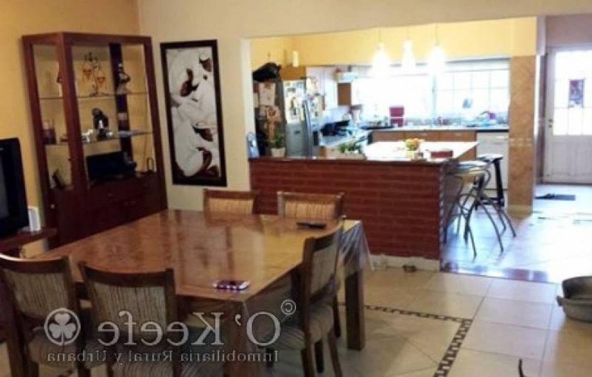 2 bedrooms House in Quilmes, Argentina No. 59749