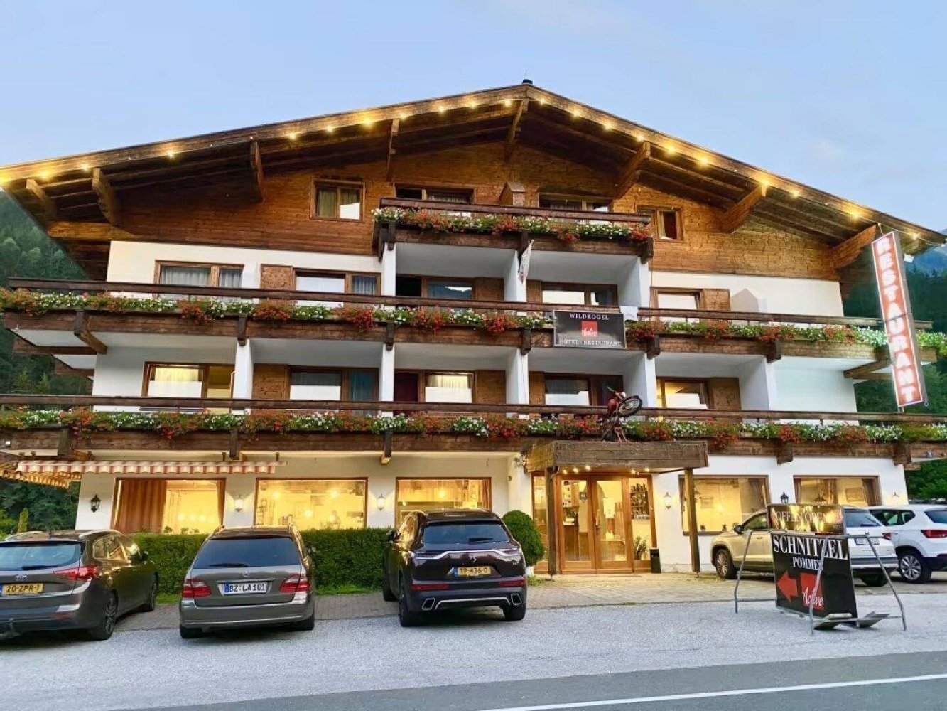 Hôtel à Wald im Pinzgau, Austria 2650m² No. 140291