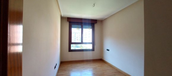3 Schlafzimmer Wohnung in Logrono, Spain, Nr. 165032 7