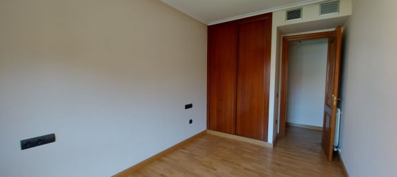 3 Schlafzimmer Wohnung in Logrono, Spain, Nr. 165032 8