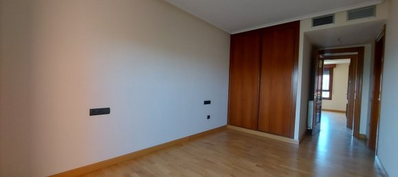 3 Schlafzimmer Wohnung in Logrono, Spain, Nr. 165032 11