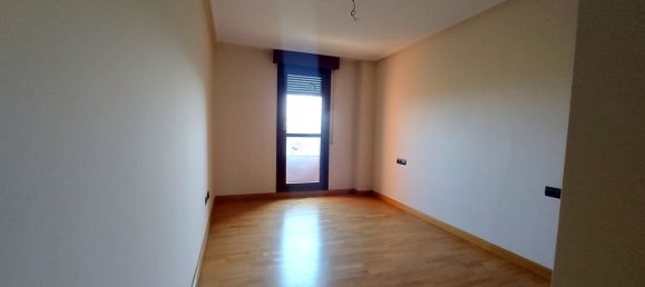 3 Schlafzimmer Wohnung in Logrono, Spain, Nr. 165032 9