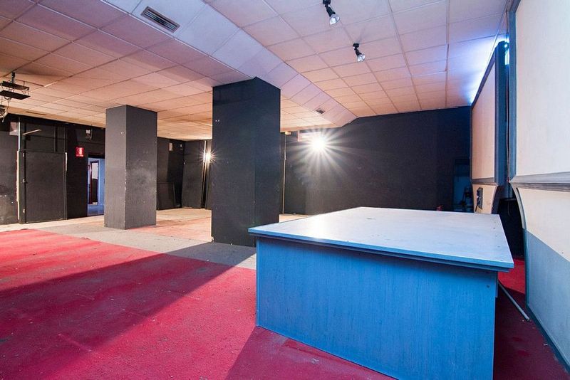 242m² Commercial property in Granada, Spain No. 223549