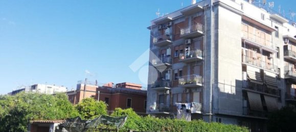 2 bedrooms Apartment in Rome, Italy No. 310087 2