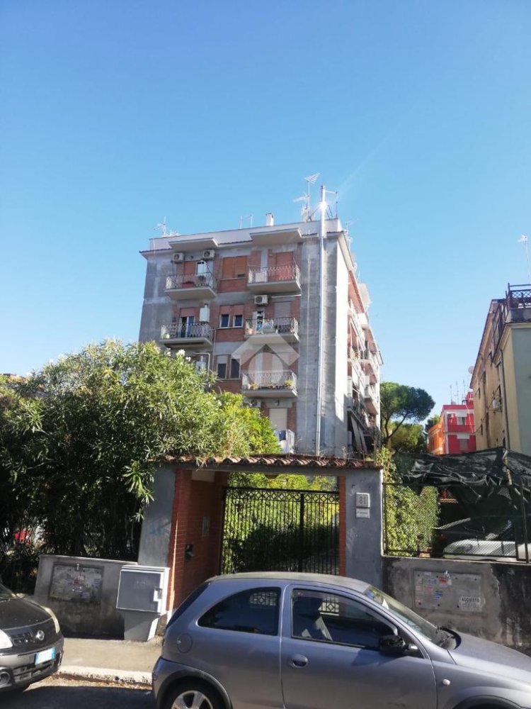 2 bedrooms Apartment in Rome, Italy No. 310087
