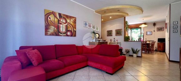 3 bedrooms Apartment in Verona, Italy No. 271314 3