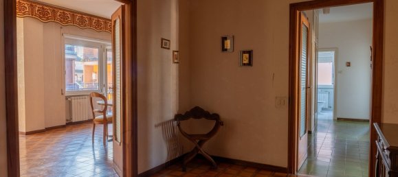 5 rooms Apartment in Velletri, Italy No. 107197 11
