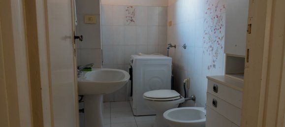 5 rooms Apartment in Velletri, Italy No. 107197 37