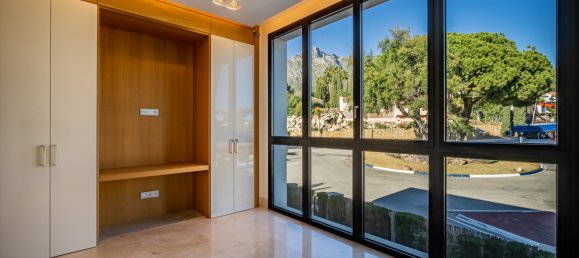 4 Schlafzimmer Gebäude in Marbella Golden Mile, Spain, Nr. 2999 16