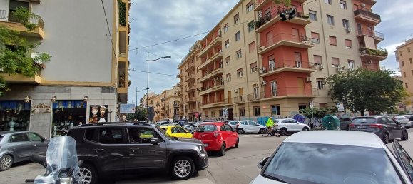 Gewerbliche Immobilie in Palermo, Italy 120m², Nr. 72765 9