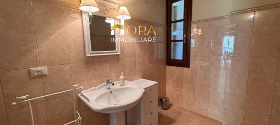 5-salle Appartement à Sesto Fiorentino, Italy No. 269676 18