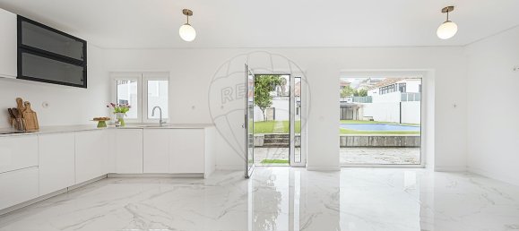 4 bedrooms House in Loures, Portugal No. 46395 13