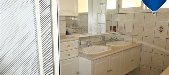 2 bedrooms Apartment in Bourges, France No. 62329 3