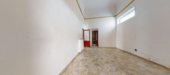 Квартира с 4 комнатами в Бари, Италия № 161081 11