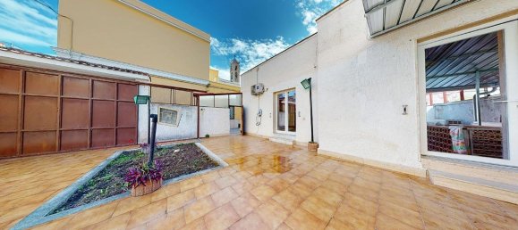 Квартира с 4 комнатами в Бари, Италия № 161081 13