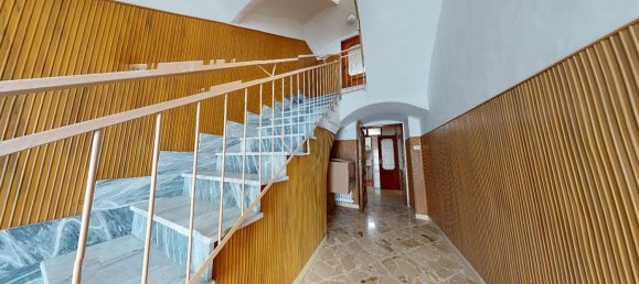 Квартира с 4 комнатами в Бари, Италия № 161081 15