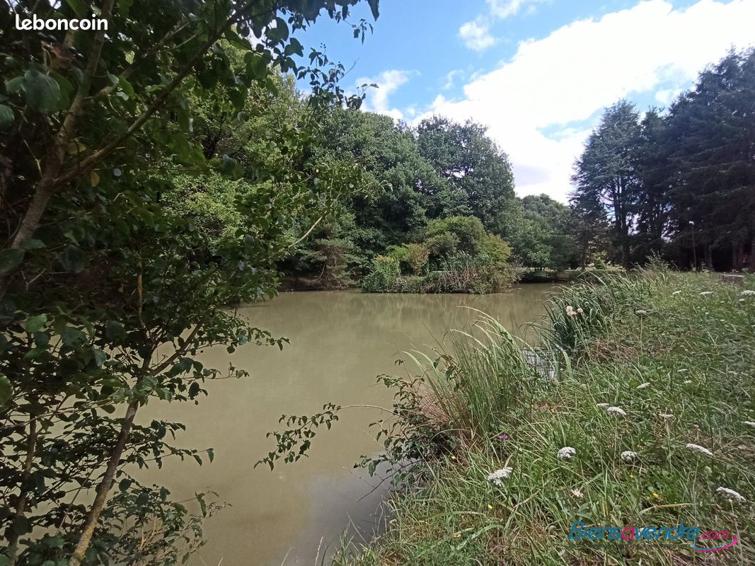 Grundstück in Vienne, France 100000m², Nr. 291958