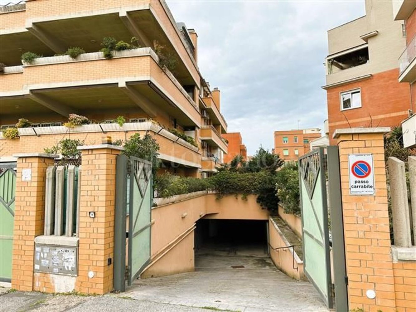 Garagem em Rome, Italy 15 m² N.º 271205