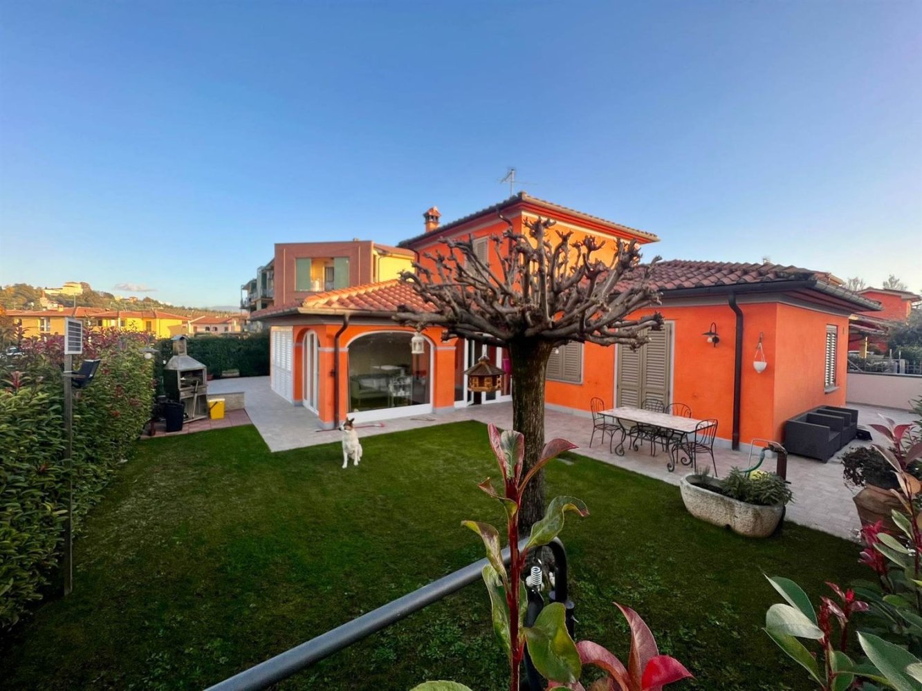 7 rooms Villa in Pistoia, Italy No. 219138