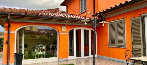 7 rooms Villa in Pistoia, Italy No. 219138 2