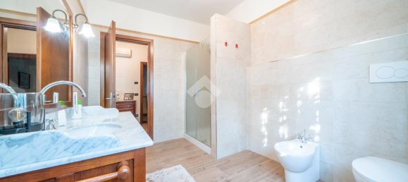 8-Zimmer Villa in Reggio Emilia, Italy, Nr. 2658 7