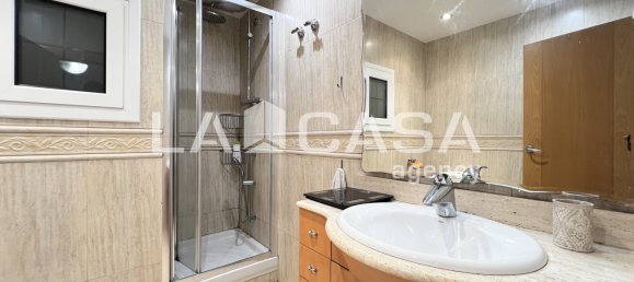 Квартира с 2 спальнями в Бадалона, Испания № 20165 12