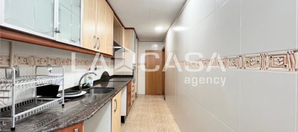 Квартира с 2 спальнями в Бадалона, Испания № 20165 9