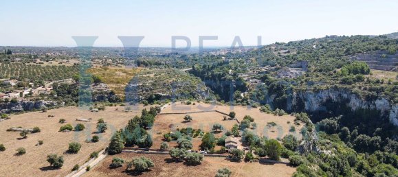 4 rooms House in Noto, Italy No. 20335 2