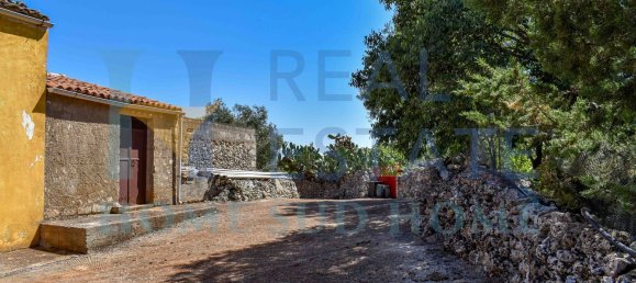 4 rooms House in Noto, Italy No. 20335 4