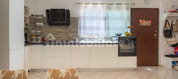 Apartamento de 2 dormitorios en Gallicano nel Lazio, Italy No. 215021 10