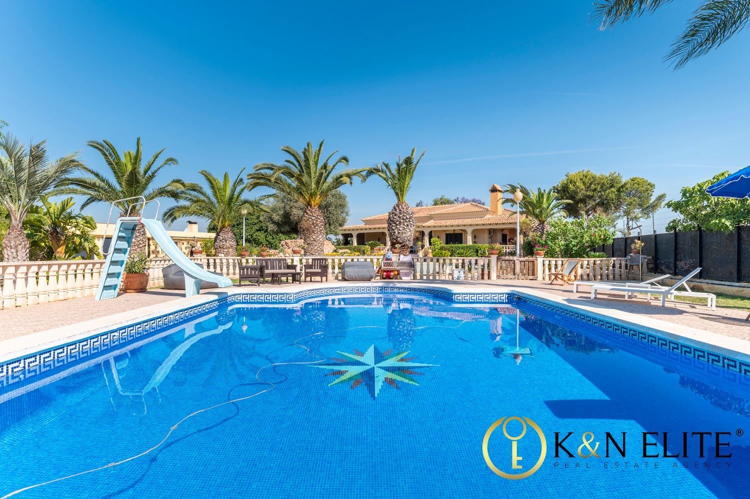 5 bedrooms House in Alicante, Spain No. 155208