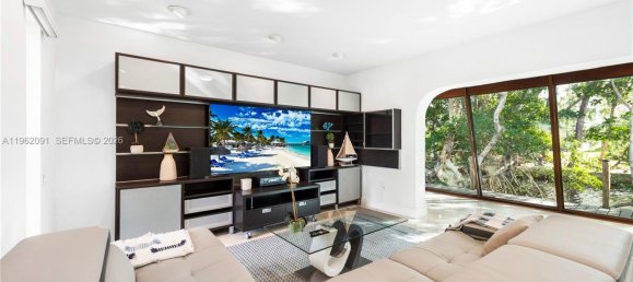 6 dormitorios villa en venta en Miami, Miami-Dade, Florida, USA № 615797 12