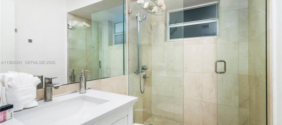 6 dormitorios villa en venta en Miami, Miami-Dade, Florida, USA № 615797 2