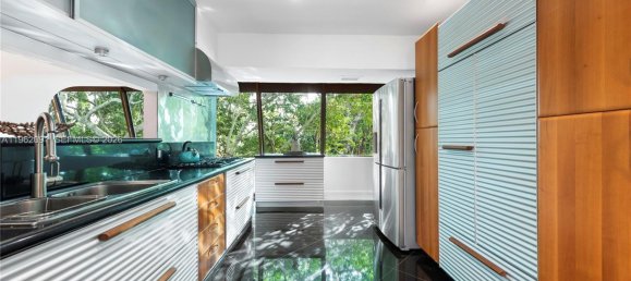 6 dormitorios villa en venta en Miami, Miami-Dade, Florida, USA № 615797 19