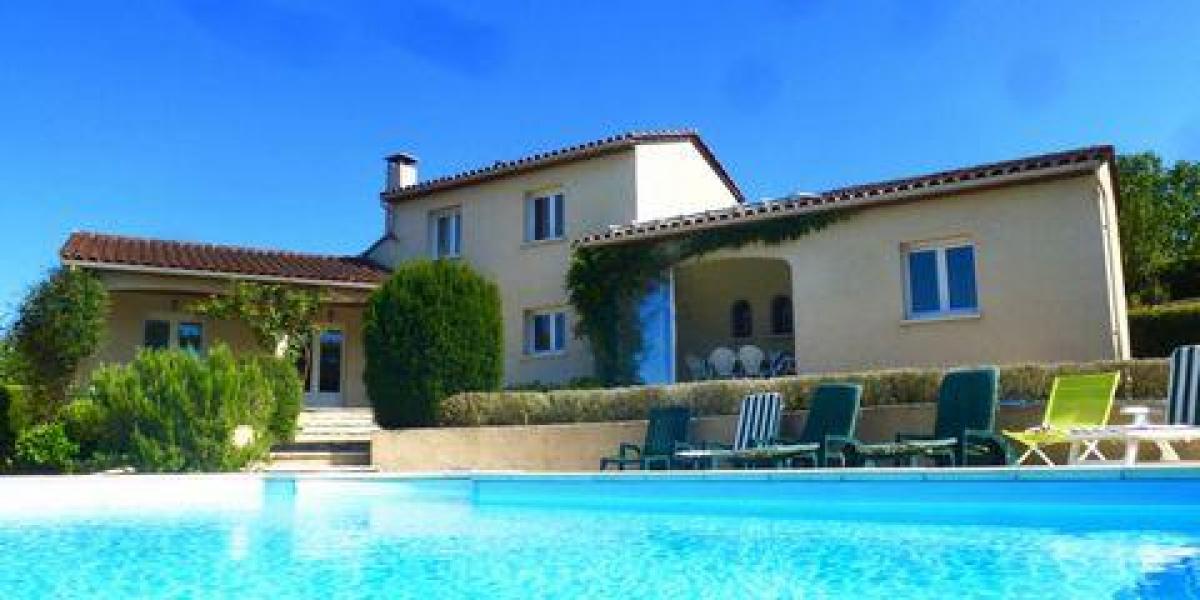 Casa de 5 dormitorios en Figeac, France No. 24141