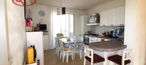 4 rooms Apartment in Montevarchi, Italy No. 238152 2