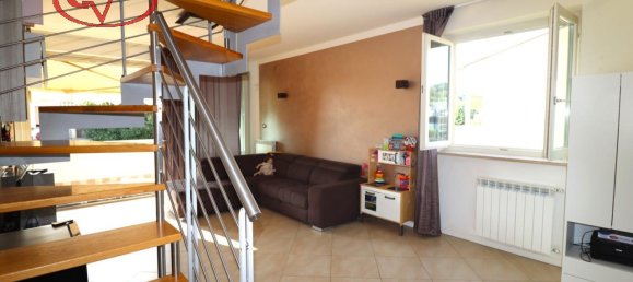 4 rooms Apartment in Montevarchi, Italy No. 238152 14