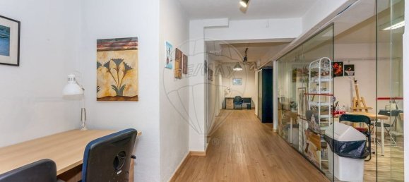 344m² Commercial property in Lisbon, Portugal No. 251714 5