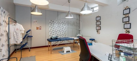 344m² Commercial property in Lisbon, Portugal No. 251714 15