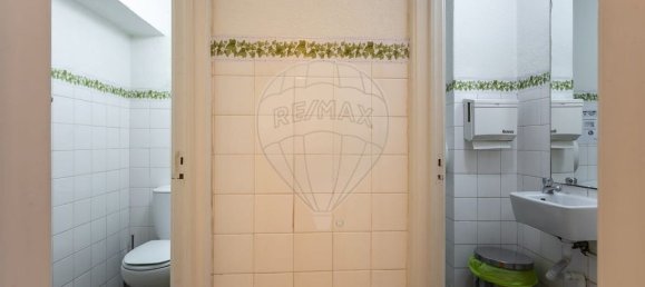 344m² Commercial property in Lisbon, Portugal No. 251714 24