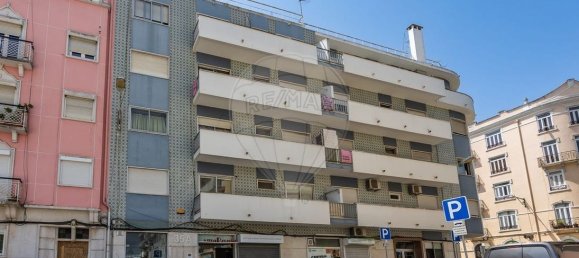 344m² Commercial property in Lisbon, Portugal No. 251714 26