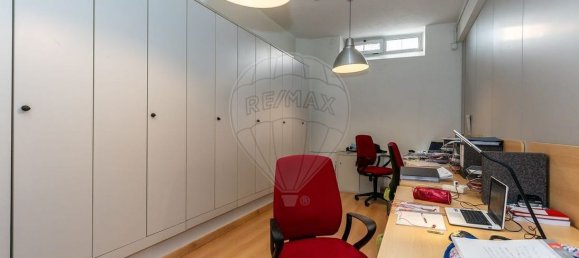 344m² Commercial property in Lisbon, Portugal No. 251714 9