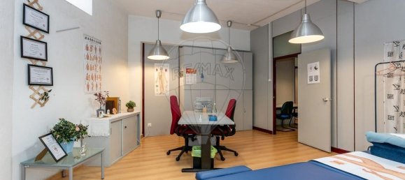 344m² Commercial property in Lisbon, Portugal No. 251714 21