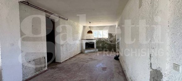 3 bedrooms Villa in Manziana, Italy No. 206975 4
