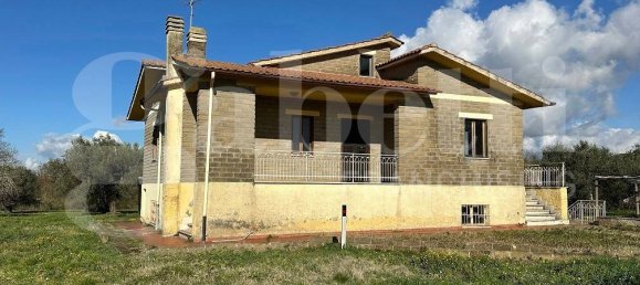 3 bedrooms Villa in Manziana, Italy No. 206975 3