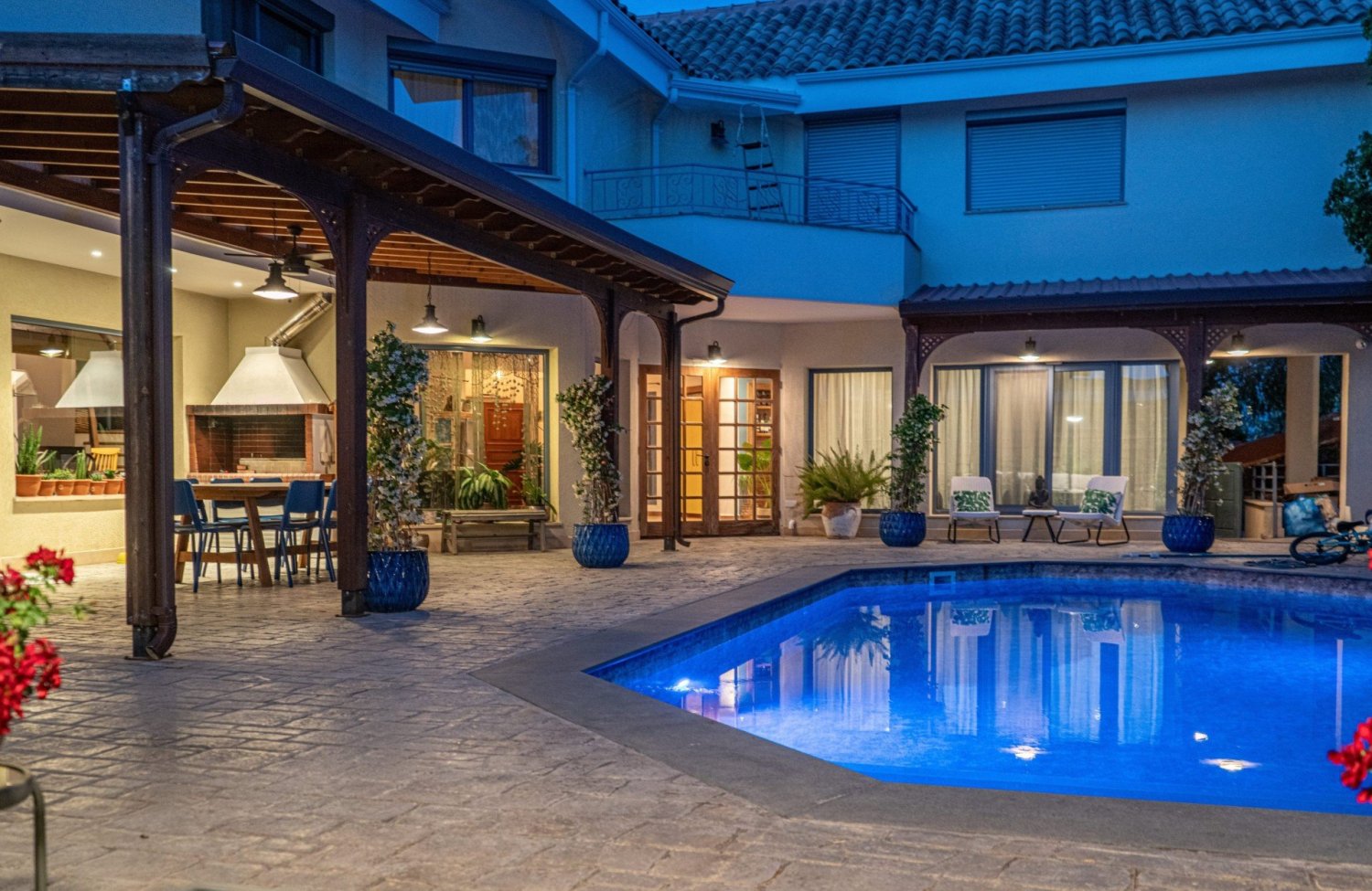 4 bedrooms Villa in Limassol, Cyprus No. 33833